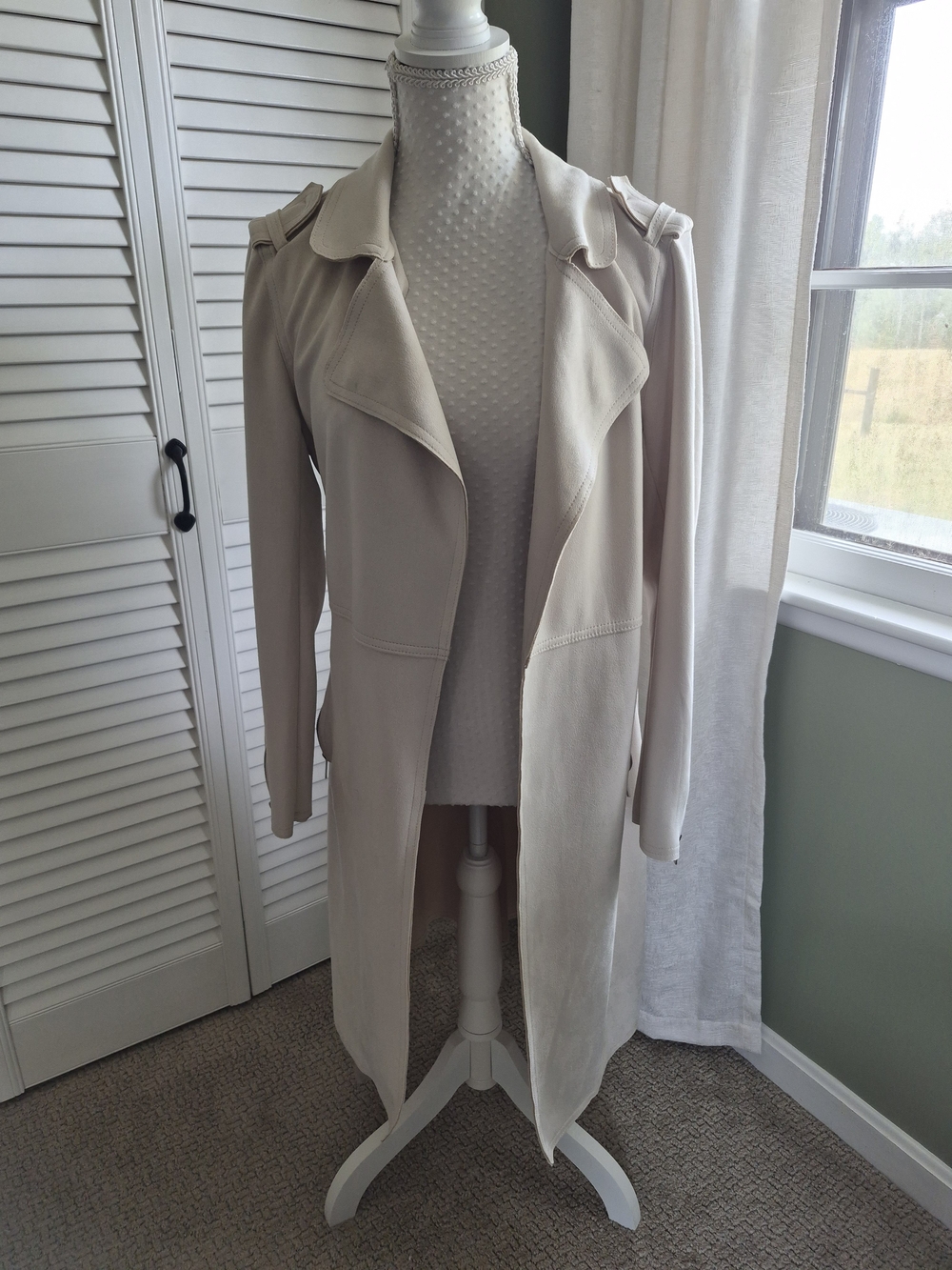 Magaschoni Open-Front Trench Coat in Light Cream
